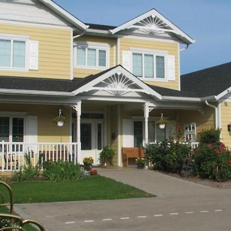 Chesterfield Inn Келоуна Экстерьер фото