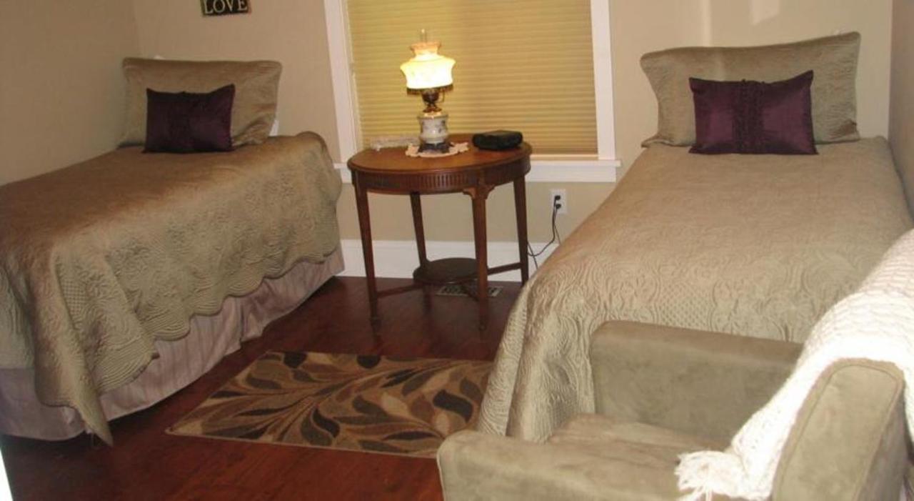 Chesterfield Inn Келоуна Номер фото
