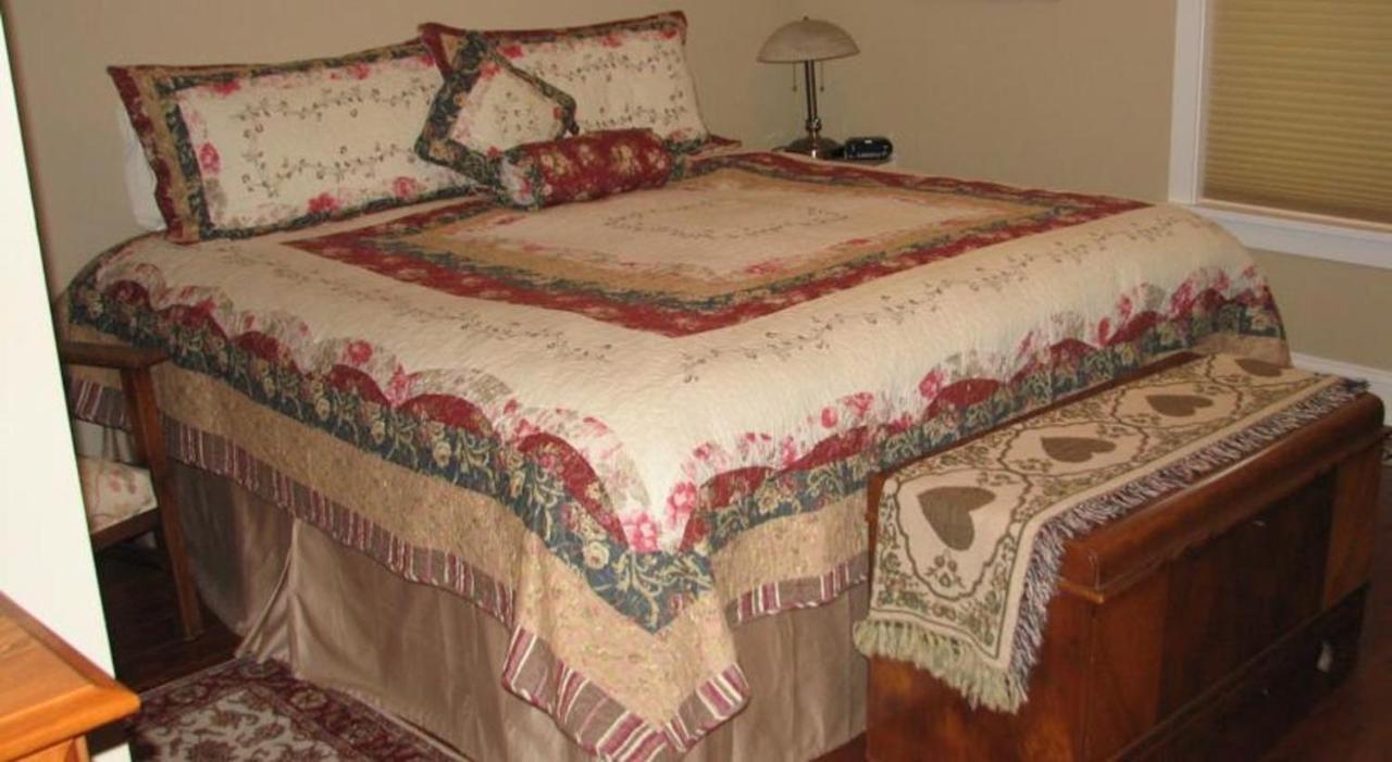 Chesterfield Inn Келоуна Номер фото